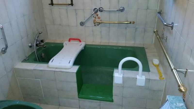 Ouverture de baignoire sans portes à la valette du var en région paca