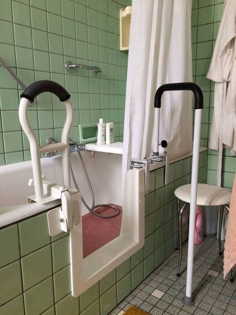 SOBAIN accessoires pour ouverture de baignoire sur Mérignac