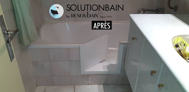 Ouverture de baignoire avec l’installation d’un portillon anti-éclaboussure et l’option fond antidérapant à Toulon dans le Var en région PACA