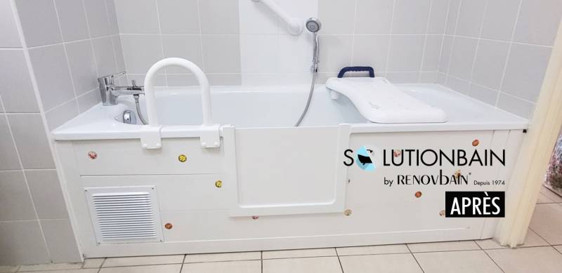 Ouverture de baignoire et installation d’une porte anti-éclaboussure 